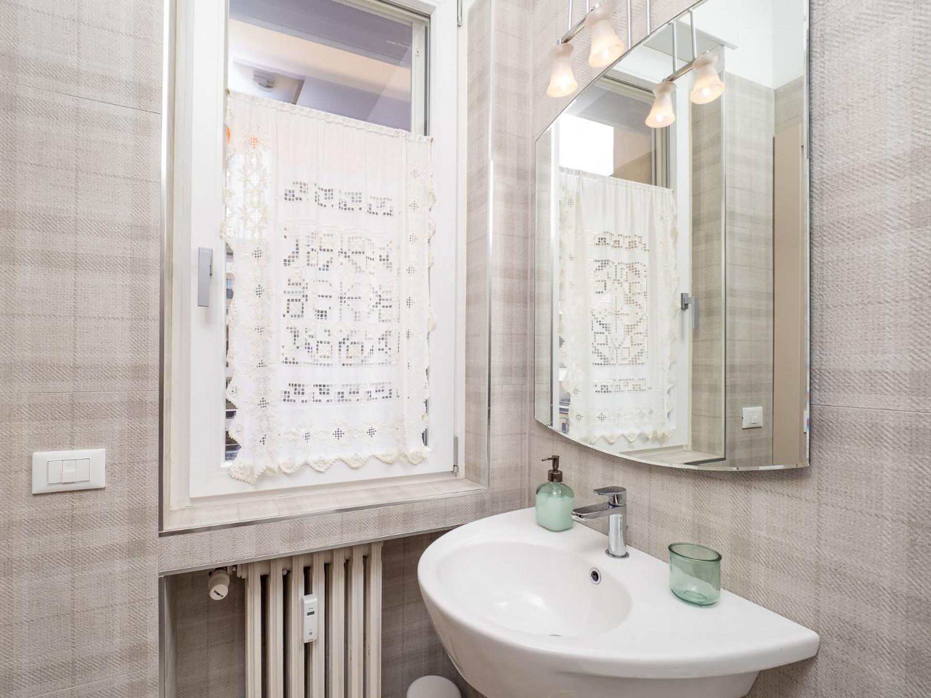 Stylish Flat With Balcony - 15 Min To Duomo Apartment Milano Ngoại thất bức ảnh