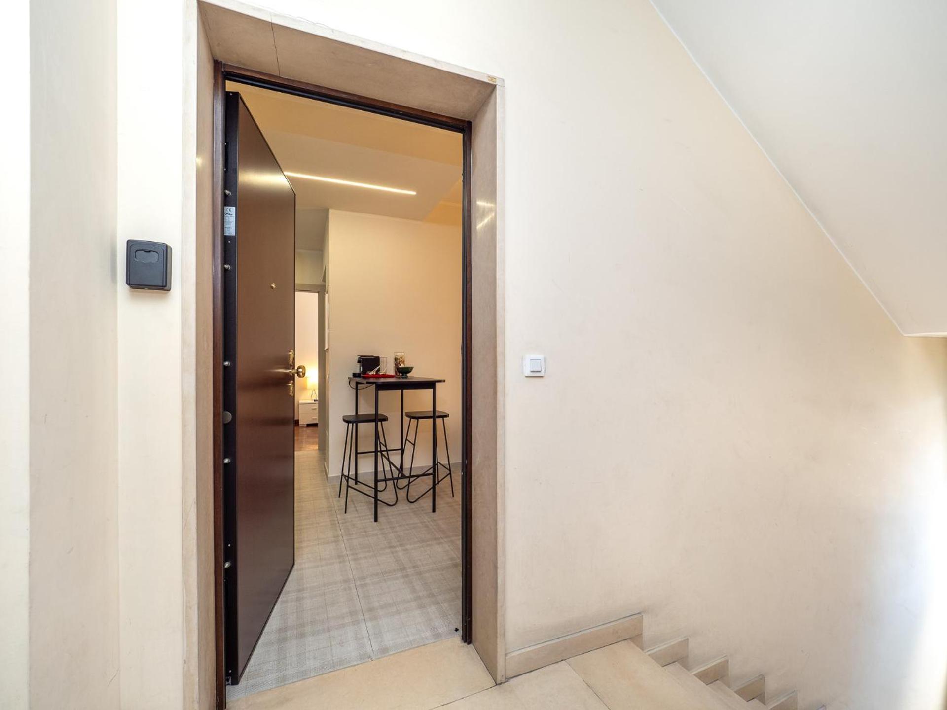 Stylish Flat With Balcony - 15 Min To Duomo Apartment Milano Ngoại thất bức ảnh